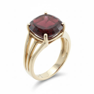 14K Garnet and Gold Ring
